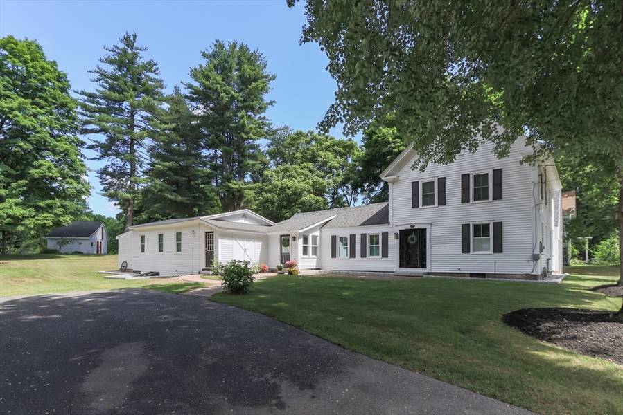 49 Willowdale Rd, Groton, MA 01450