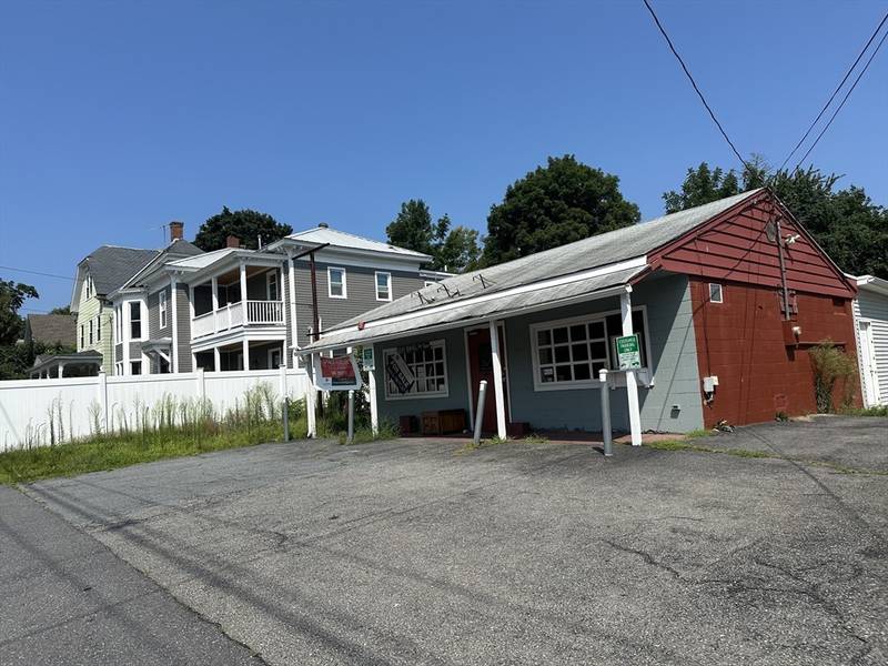 382 Water St, Clinton, MA 01510