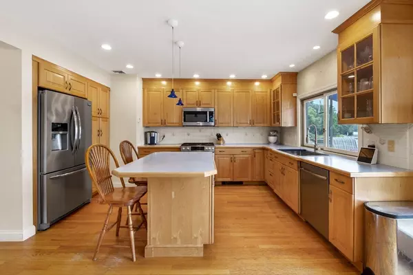 Hamilton, MA 01982,95 Lakeshore Ave