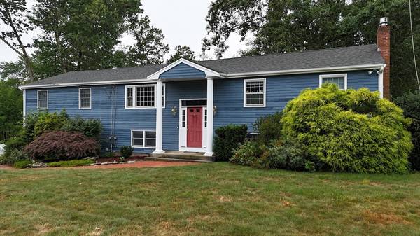 28 Alden St,  Foxboro,  MA 02035