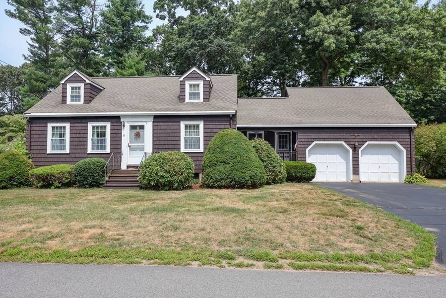 35 Walnut Rd, Chelmsford, MA 01824