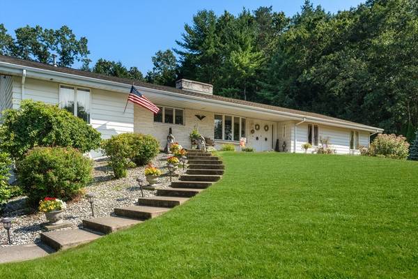 117 Blueberry Hill Rd, Longmeadow, MA 01106