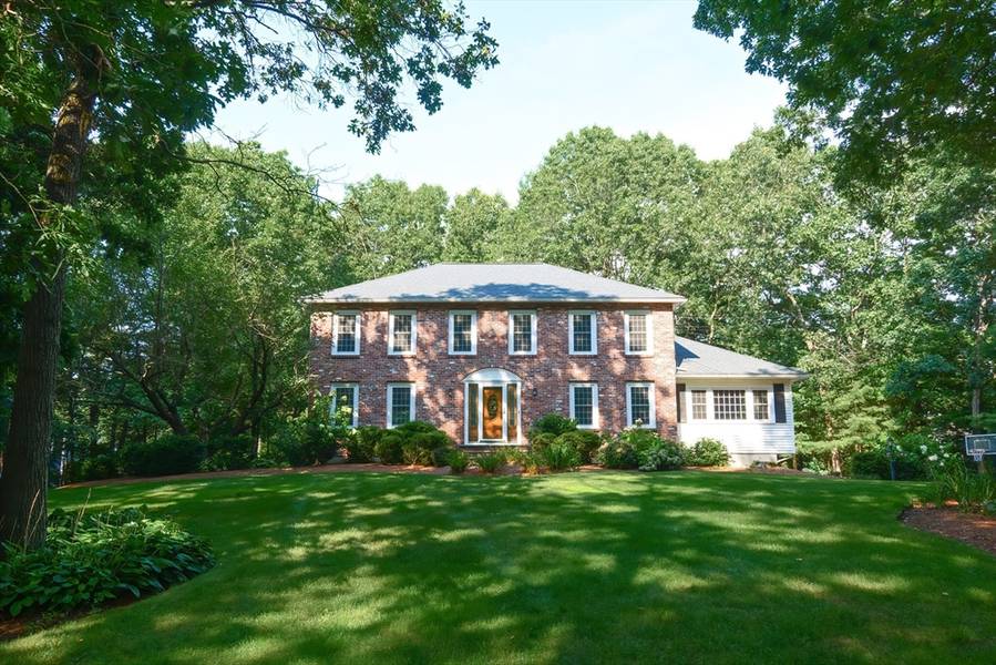 43 Homeward Ln, Walpole, MA 02081