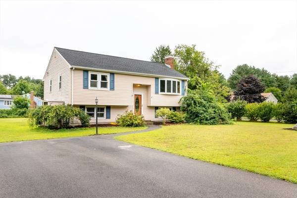 Norton, MA 02766,3 Reinhard Dr