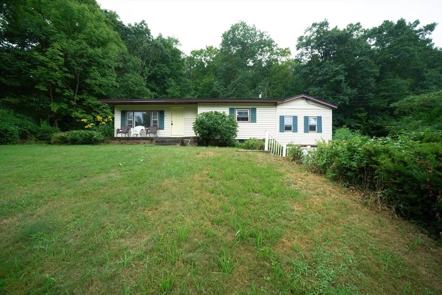 8 Hillside Drive, Brimfield, MA 01010