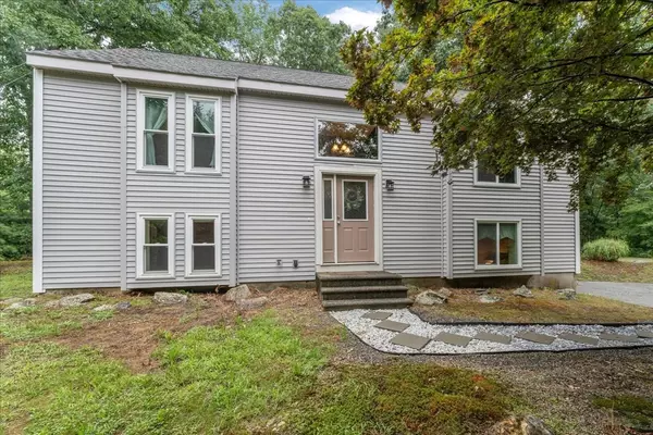 3 Chestnut St, Blackstone, MA 01504