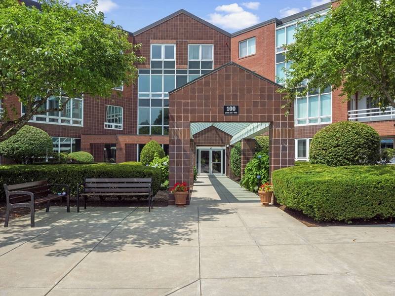 440 Place Ln #440, Woburn, MA 01801