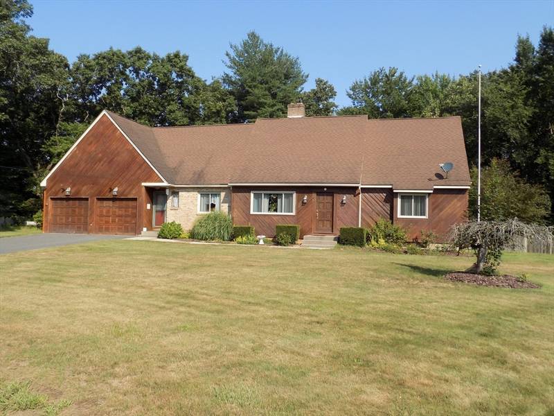 19 Tow Path Lane, Westfield, MA 01085