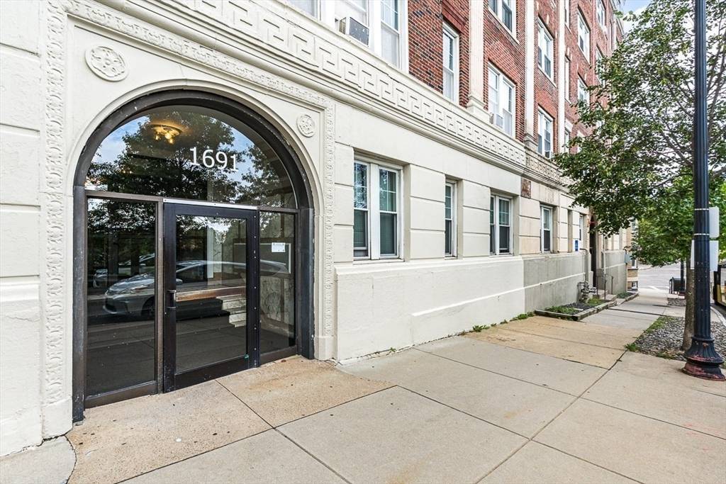 1691 Commonwealth Ave #20, Boston, MA 02135