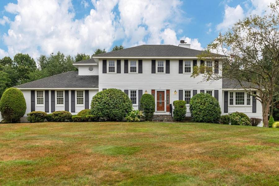 13 Tanglewood Dr, Chelmsford, MA 01824