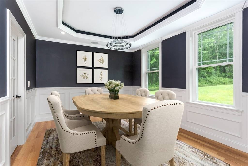 Walpole, MA 02081,457 Lincoln Rd