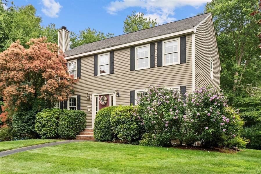 24 Wentworth Dr, Beverly, MA 01915