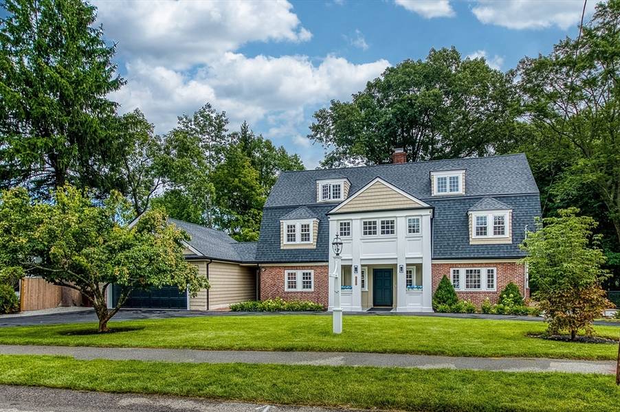 178 Mount Vernon St, Dedham, MA 02026