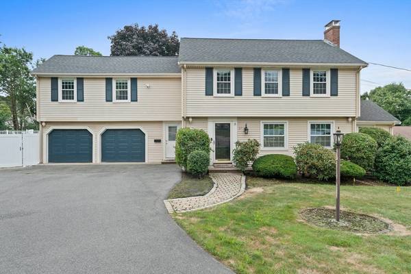 27 Rita Rd, Braintree, MA 02184