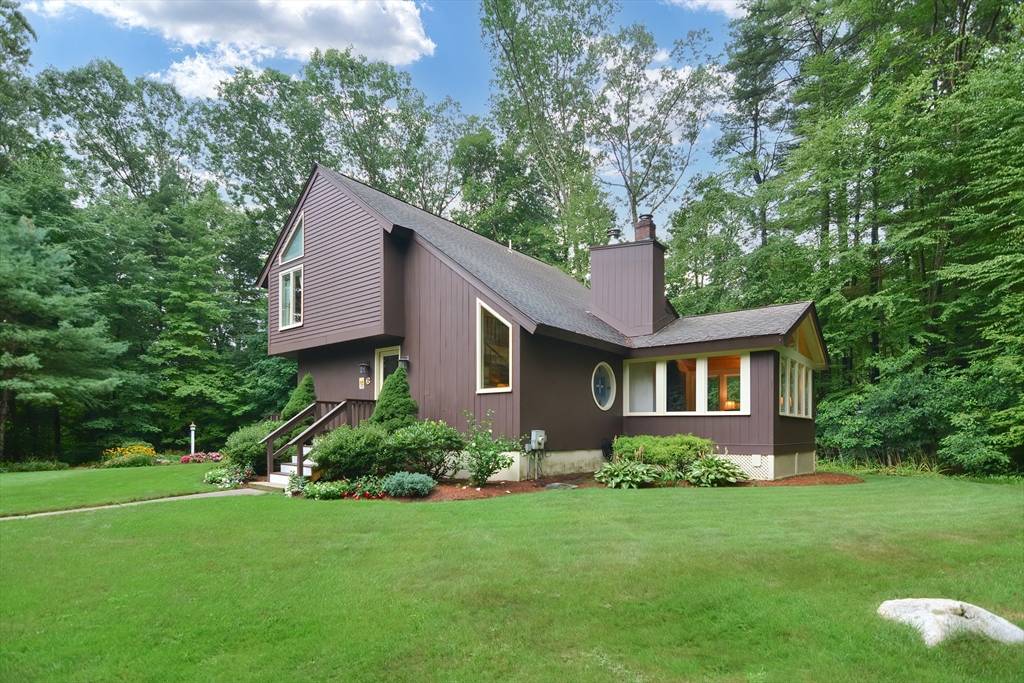 Hopkinton, MA 01748,6 Castle Hill Rd