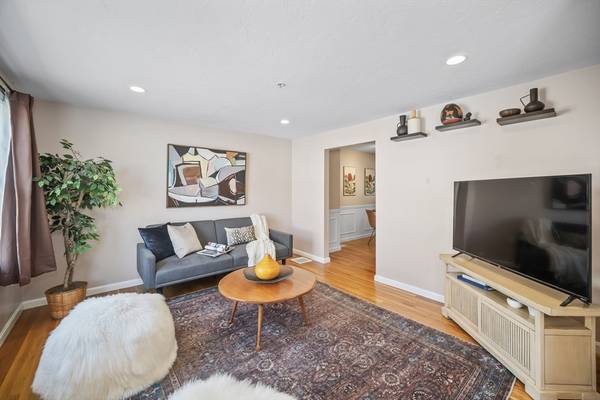 995 Trapelo Rd #2, Waltham, MA 02452