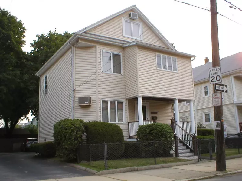 92 Summer St, Medford, MA 02155