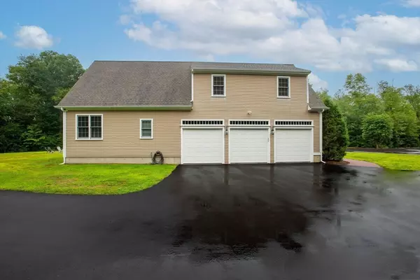 Pembroke, MA 02359,33 Farmside Drive