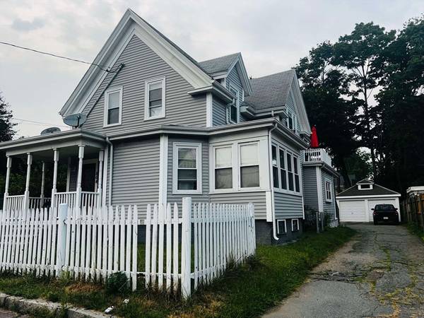 864 Warren Ave, Brockton, MA 02301