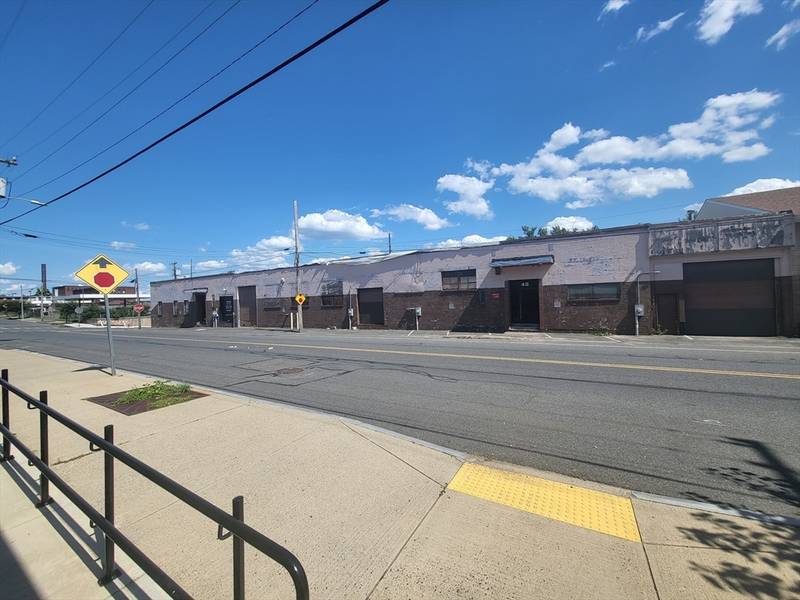 42-50 Commercial St, Holyoke, MA 01040