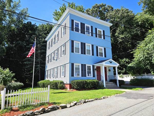 12 Hill Ave, Lincoln, RI 02865