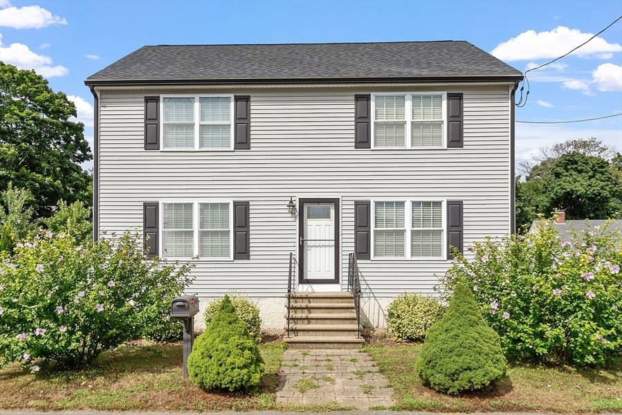 22 Rainbow Rd, Peabody, MA 01960