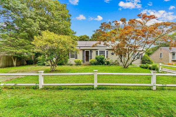 10 Scholl Ave, Yarmouth, MA 02673