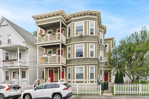 20 Blaisdell St #2, Haverhill, MA 01832