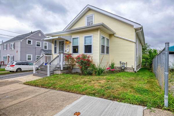 178 Mt Pleasant St, Fall River, MA 02720