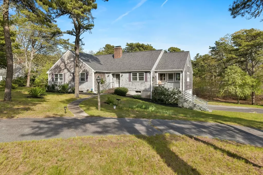 Chatham, MA 02633,470 Riverview Dr