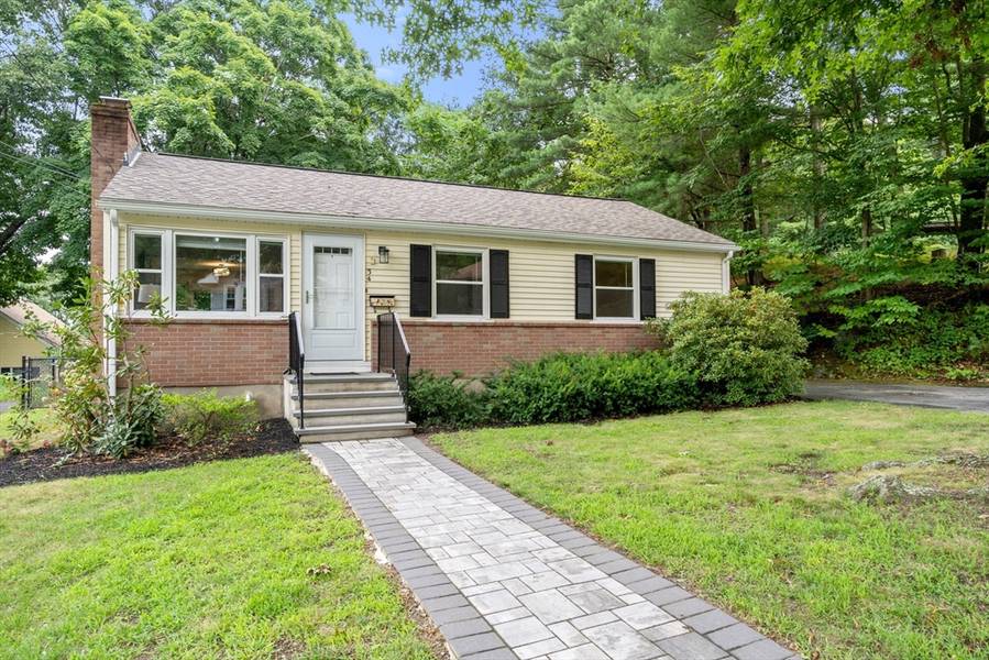 34 Aaron St, Melrose, MA 02176