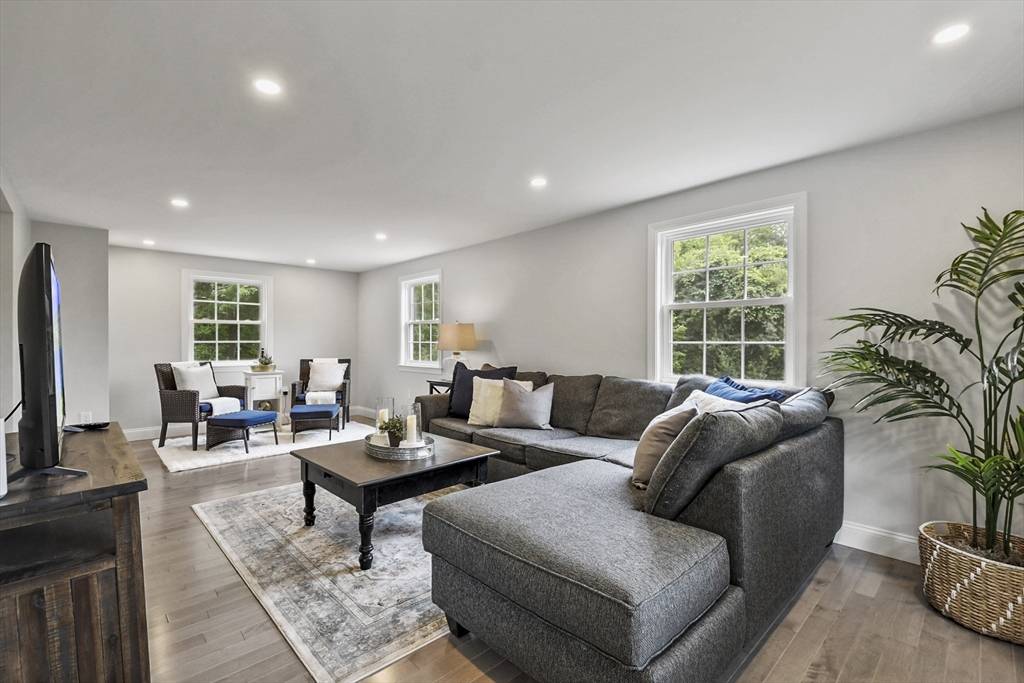 Falmouth, MA 02536,598 Waquoit Hwy