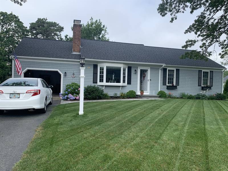 100 Captain York Rd, Yarmouth, MA 02664