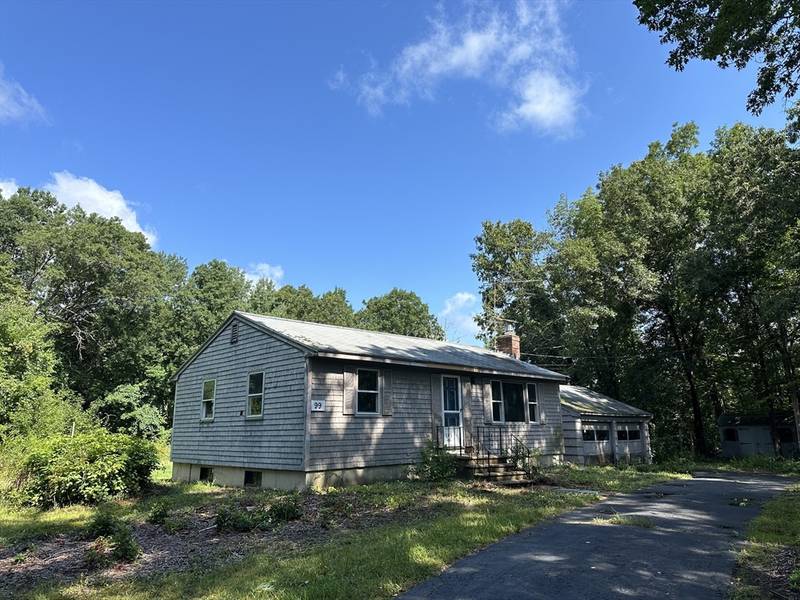 99 Blackstone St, Mendon, MA 01756