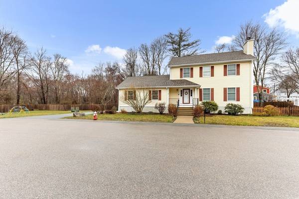 Holbrook, MA 02343,25 Manor Rd