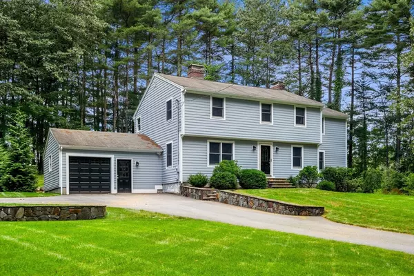 105 Hemlock Park Dr, Groton, MA 01450