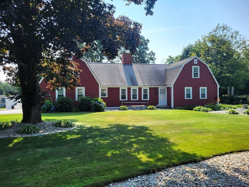 101 Dennison Hill Rd, Southbridge, MA 01550