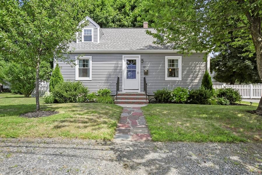 17 Kendal Drive, Woburn, MA 01801