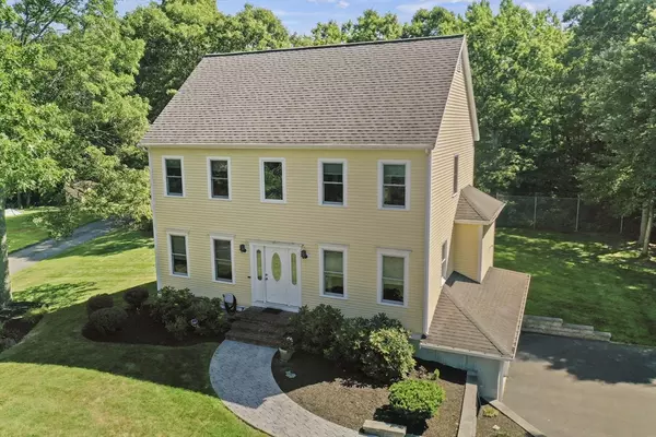 2 Arrowhead Lane, Raynham, MA 02767