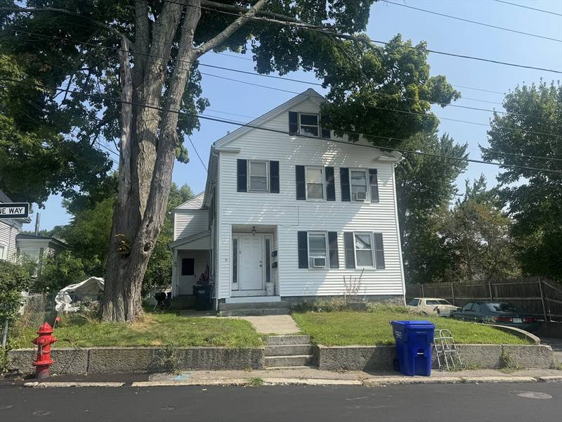 13 Fayette St, Milford, MA 01757