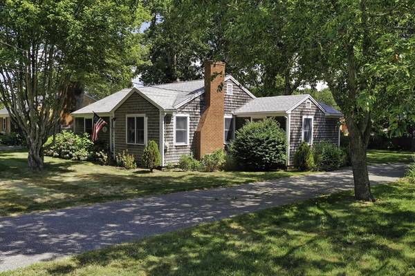 40 Jericho Path, Falmouth, MA 02540