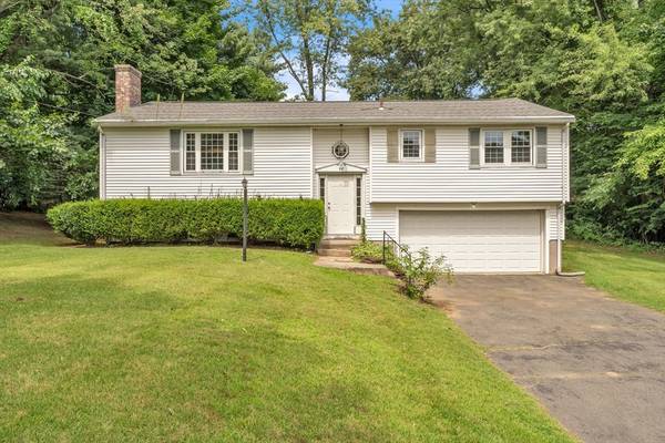 44 Rockland Dr, West Springfield, MA 01089