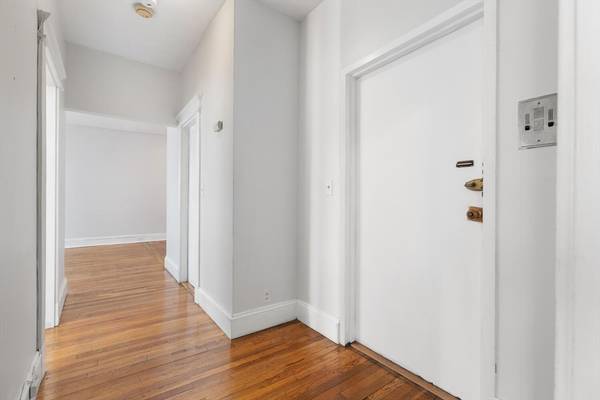 211 Saint Paul St #5, Brookline, MA 02446