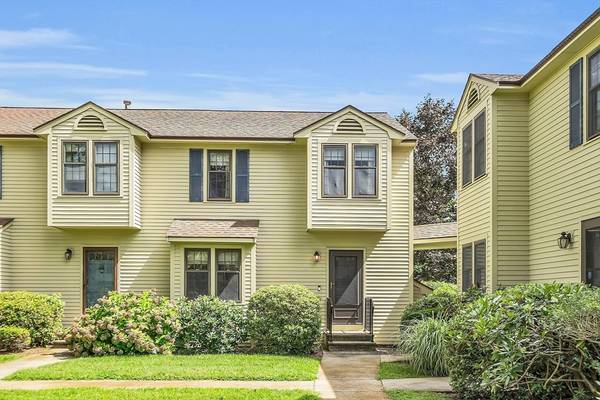 295 Apache Way #295, Tewksbury, MA 01876