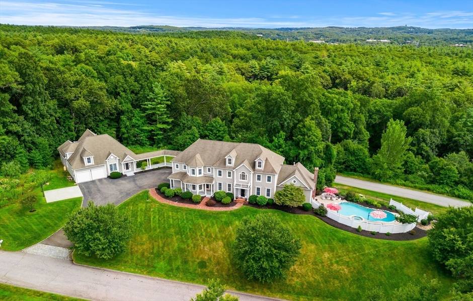 32 & 34 Autumn Ridge Rd, Berlin, MA 01503