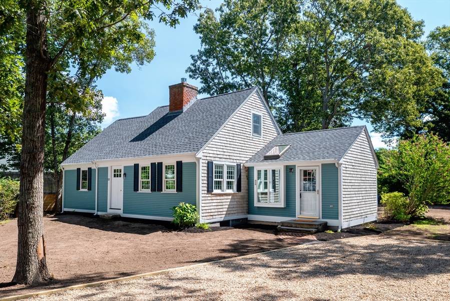 53 Monument Neck Rd, Bourne, MA 02532