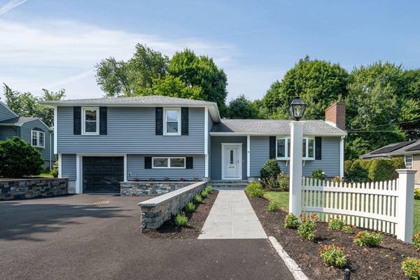 90 Hathaway Cir, Arlington, MA 02476