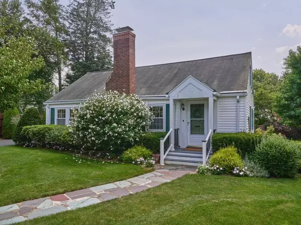 31 Mayflower Circle, Worcester, MA 01606