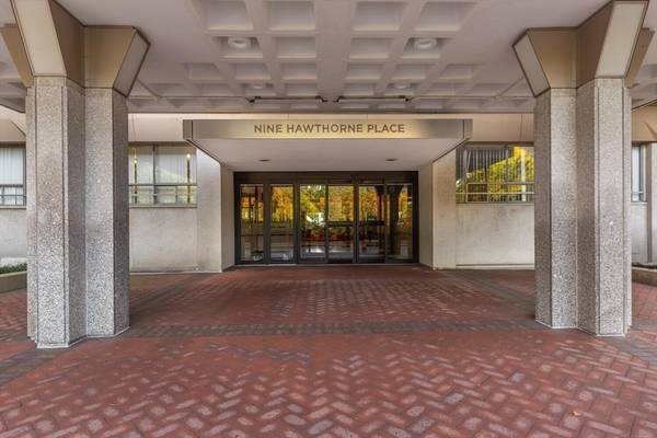 9 Hawthorne Place #9O, Boston, MA 02114