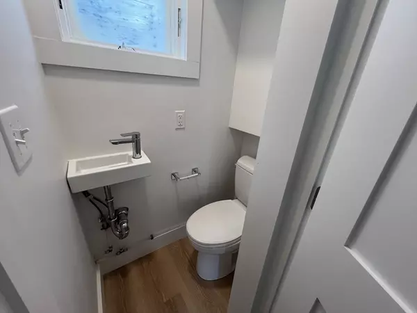 Rockport, MA 01966,13 School Street